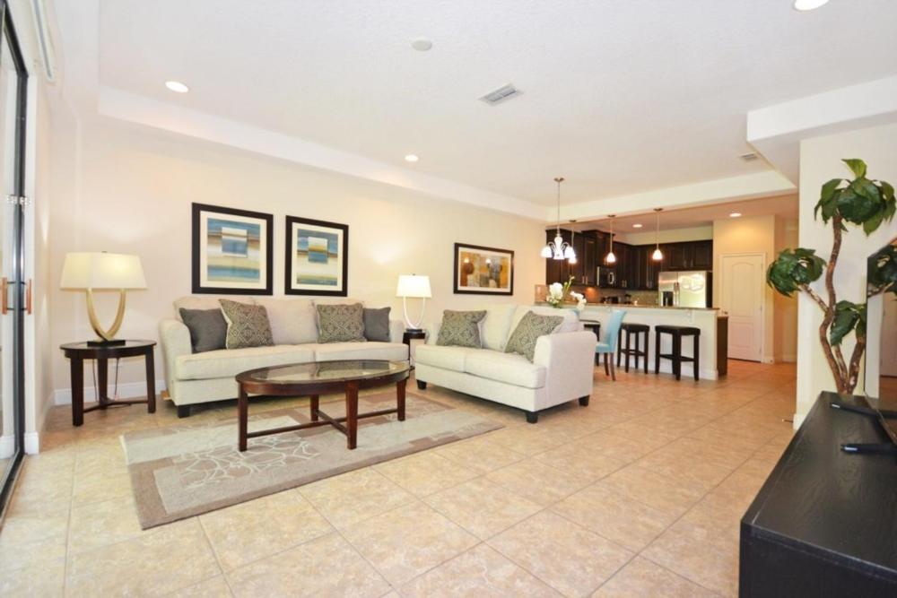 Tropical Fountains condo